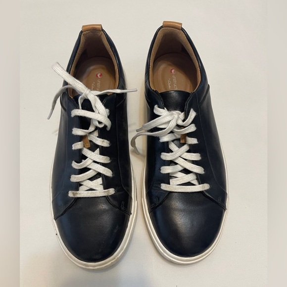 almost new clark shoes - Picture 1 of 6